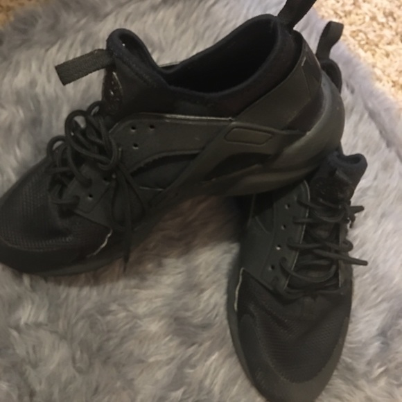 all black huaraches size 8